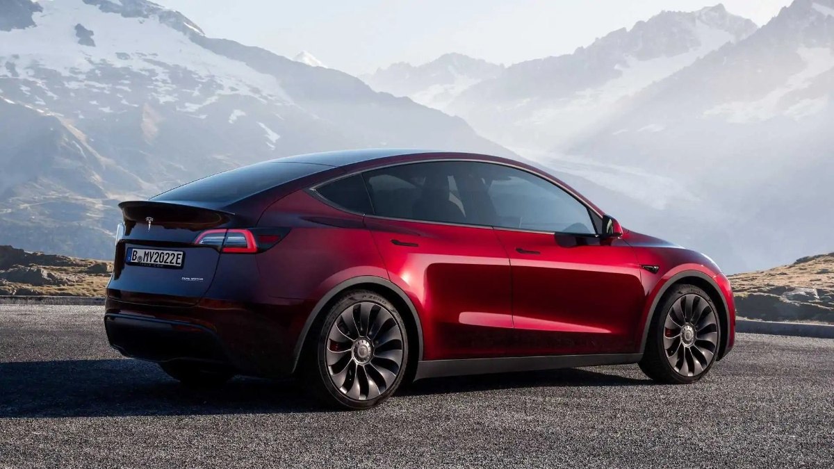 7 koltuklu Tesla Model Y, Avrupa yollarına çıkıyor