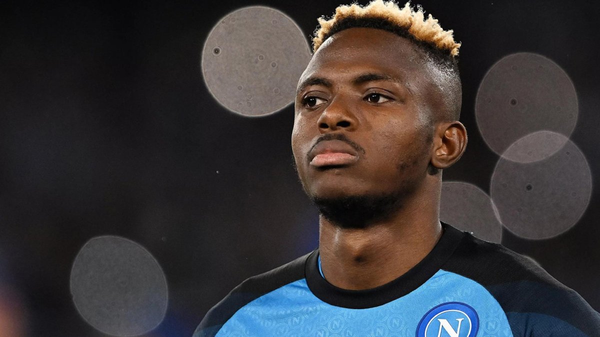 Victor Osimhen Napoli’den neden ayrıldı? İşte Galatasaray’da alacağı yıllık ücret…