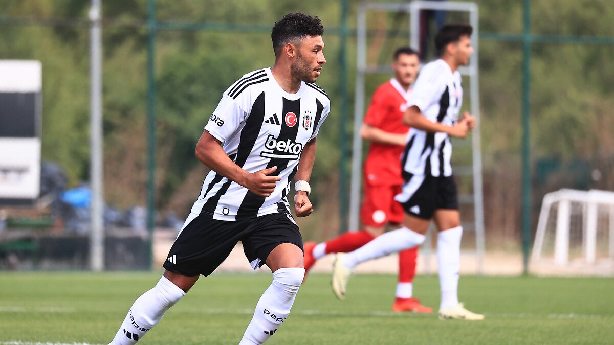 Beşiktaş, Alex Oxlade-Chamberlain'in lisansını çıkarttı