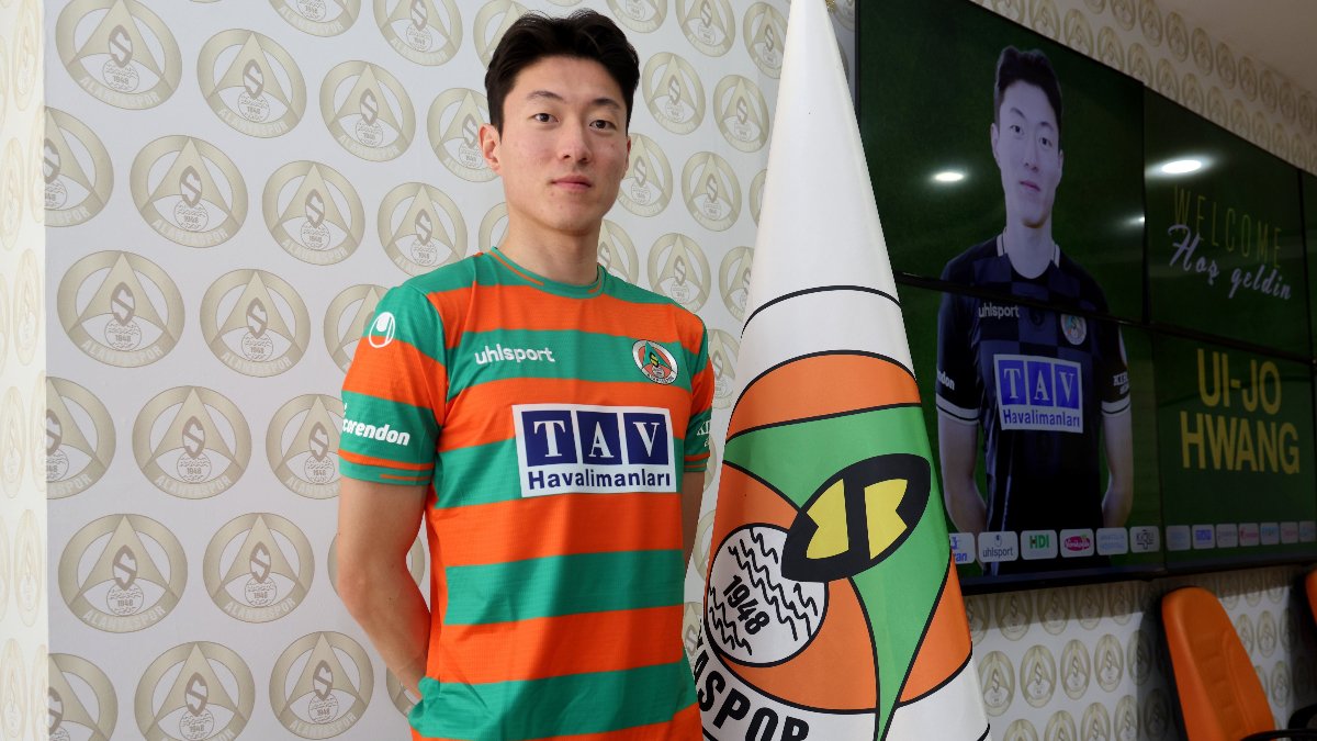 Alanyaspor, Ui-Jo Hwang ile sözleşme imzaladı