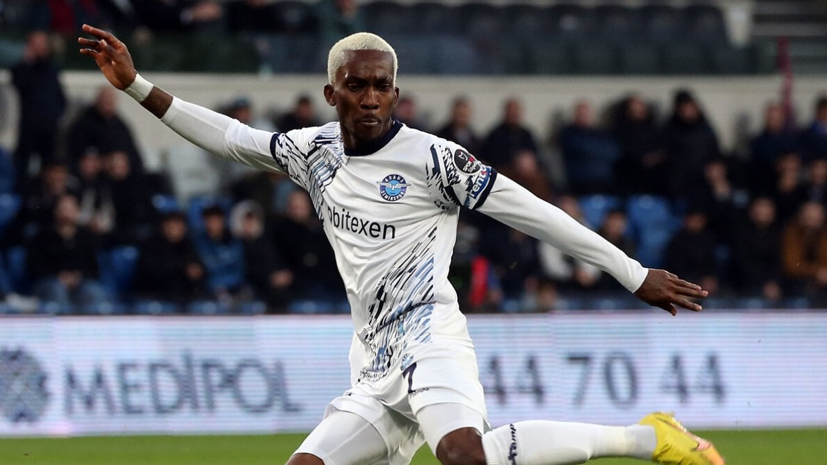 Galatasaray taraftarından Henry Onyekuru çılgınlığı