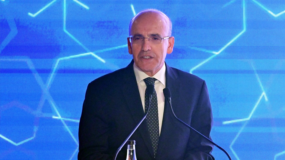 Mehmet Şimşek: Türkiye, 2024'te üç büyük kuruluştan not artırımı alan tek ülke