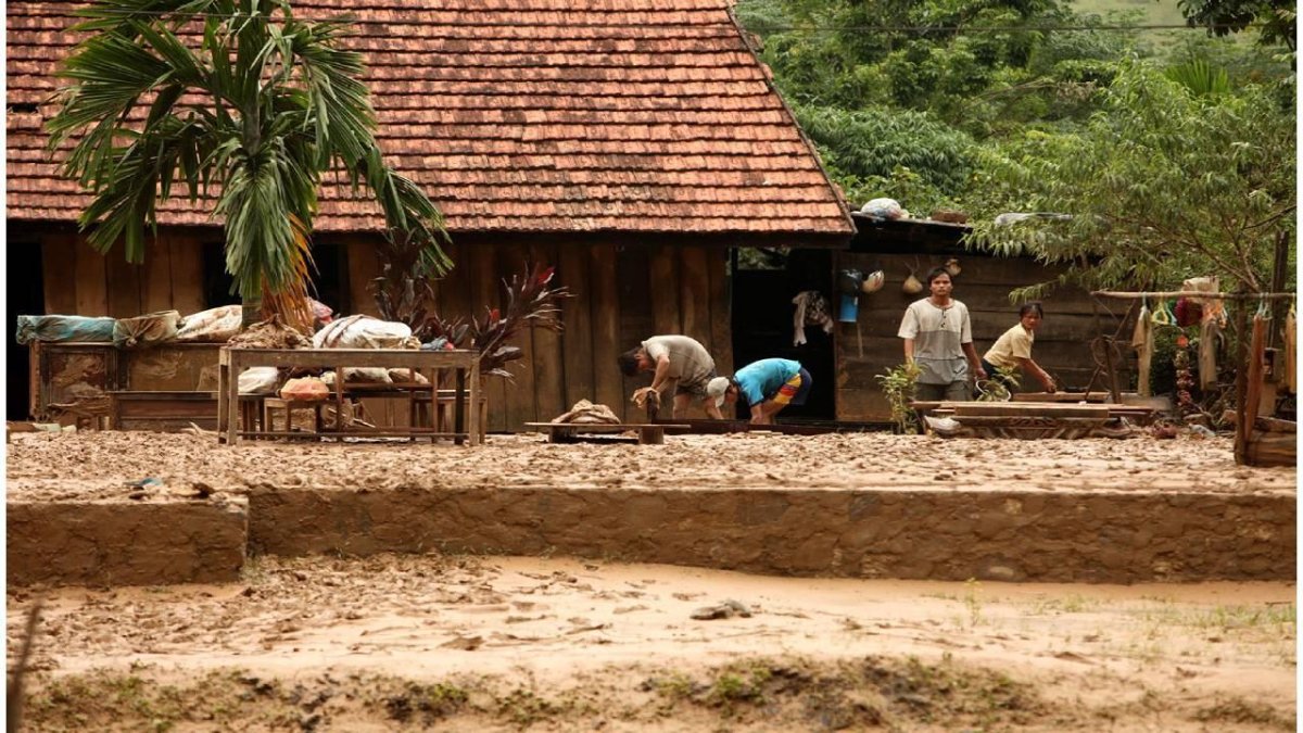 Vietnam'ı Yagi Tayfunu vurdu