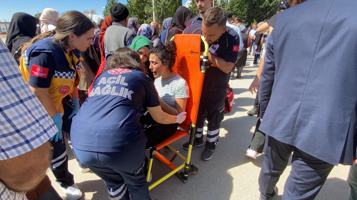 Şehidin kız kardeşi: Yanına koysalar olmaz mı, sessizce otururum