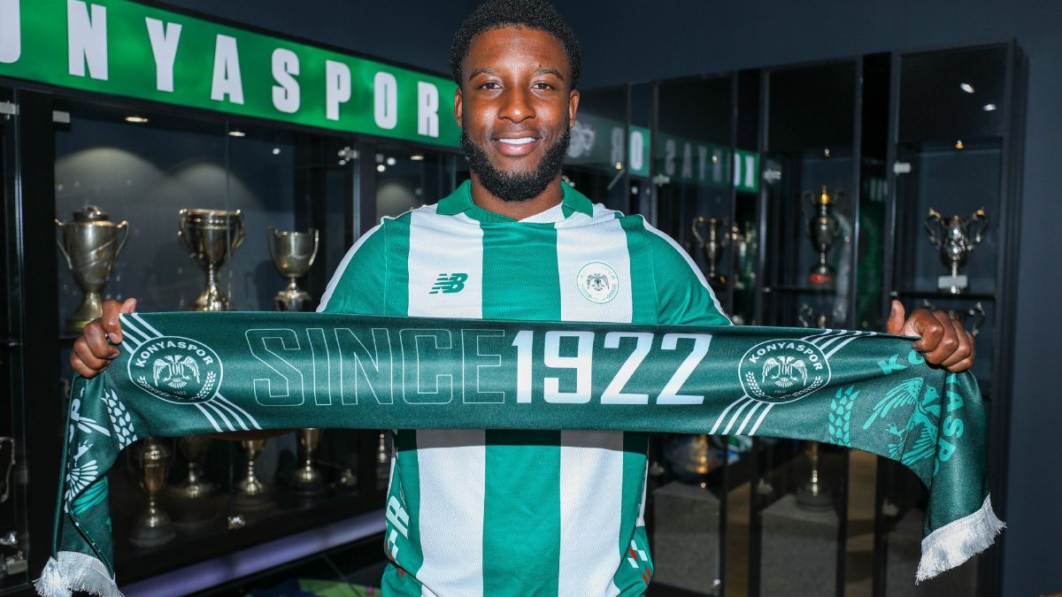 Konyaspor, Riechedly Bazoer'i transfer etti