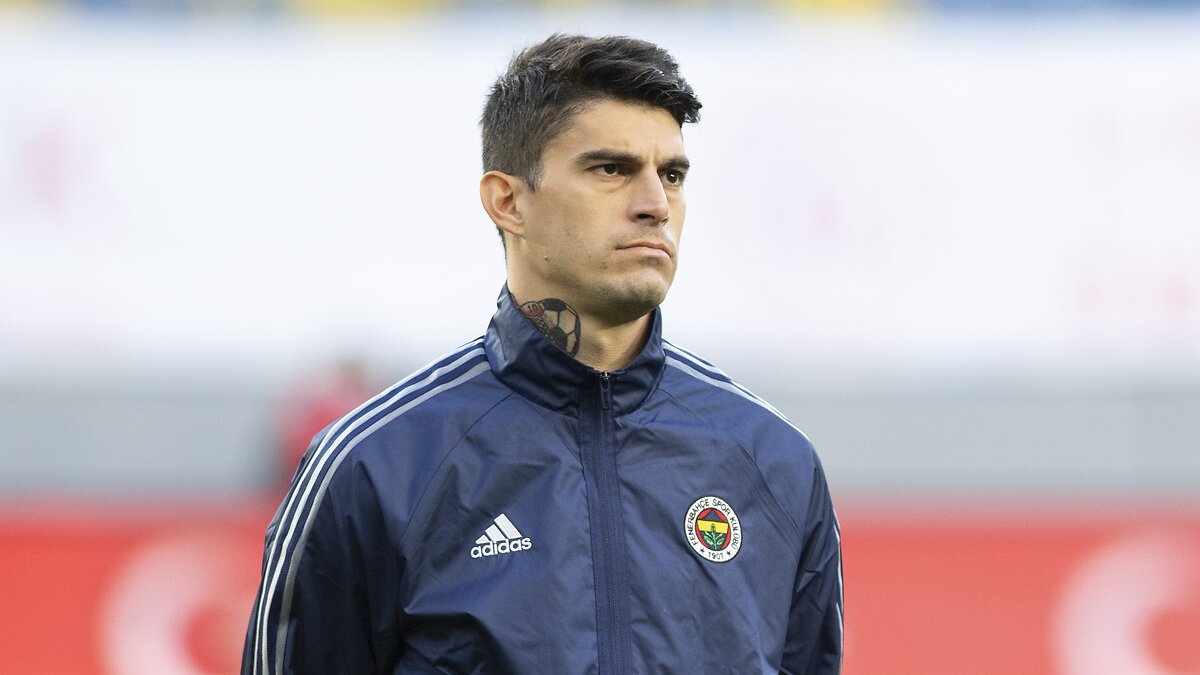 Fenerbahçe'nin eski yıldızı Diego Perotti futbolu bıraktı