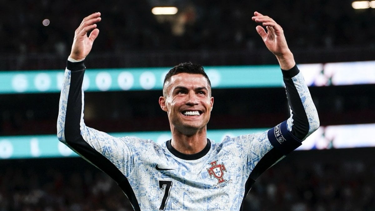 Cristiano Ronaldo'nun takipçi sayısı 1 milyarı geçti