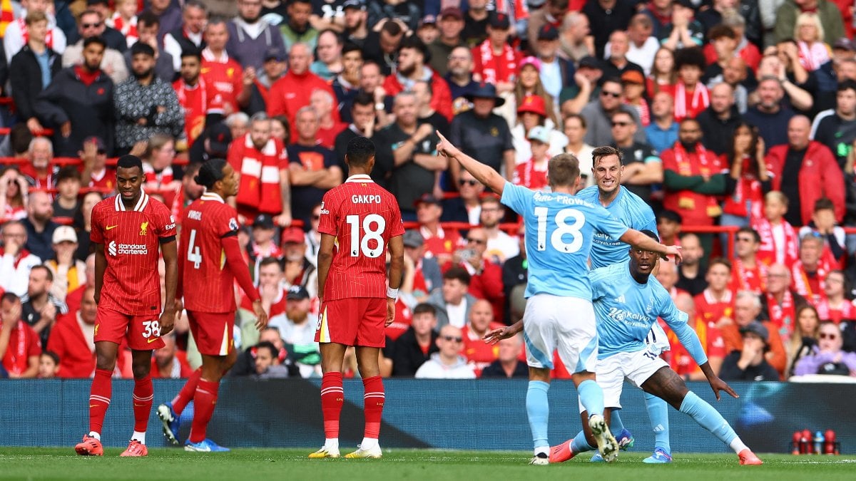 Liverpool'dan sürpriz kayıp! Nottingham Forest'a yenildiler