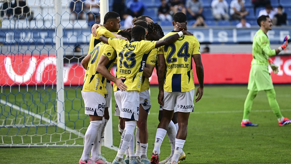 Fenerbahçe, Kasımpaşa deplasmanında üç puanı aldı