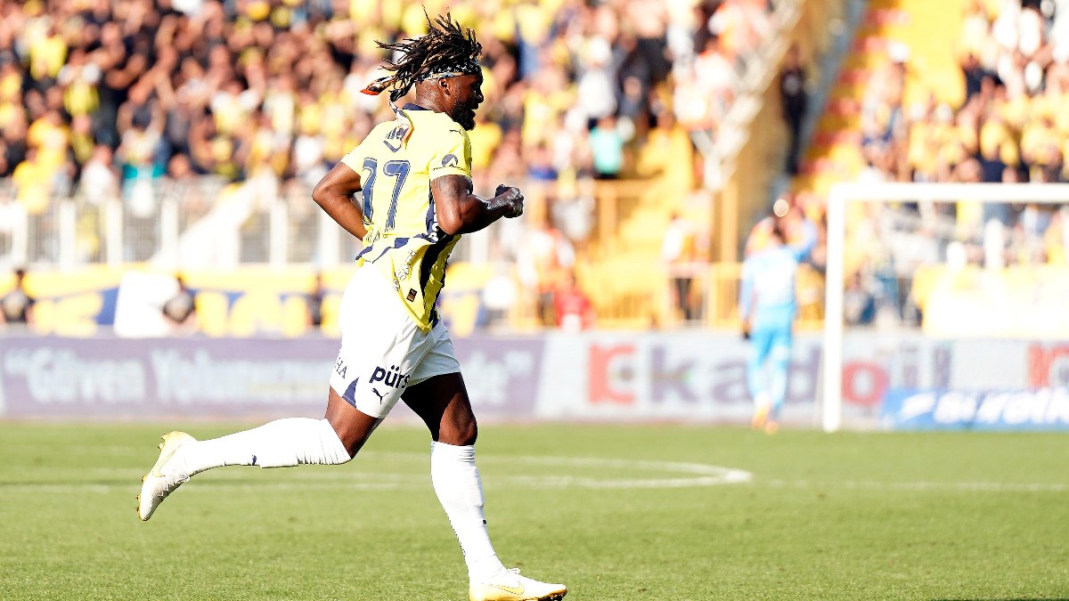 Allan Saint-Maximin, Fenerbahçe'de ilk kez gol sevinci yaşadı