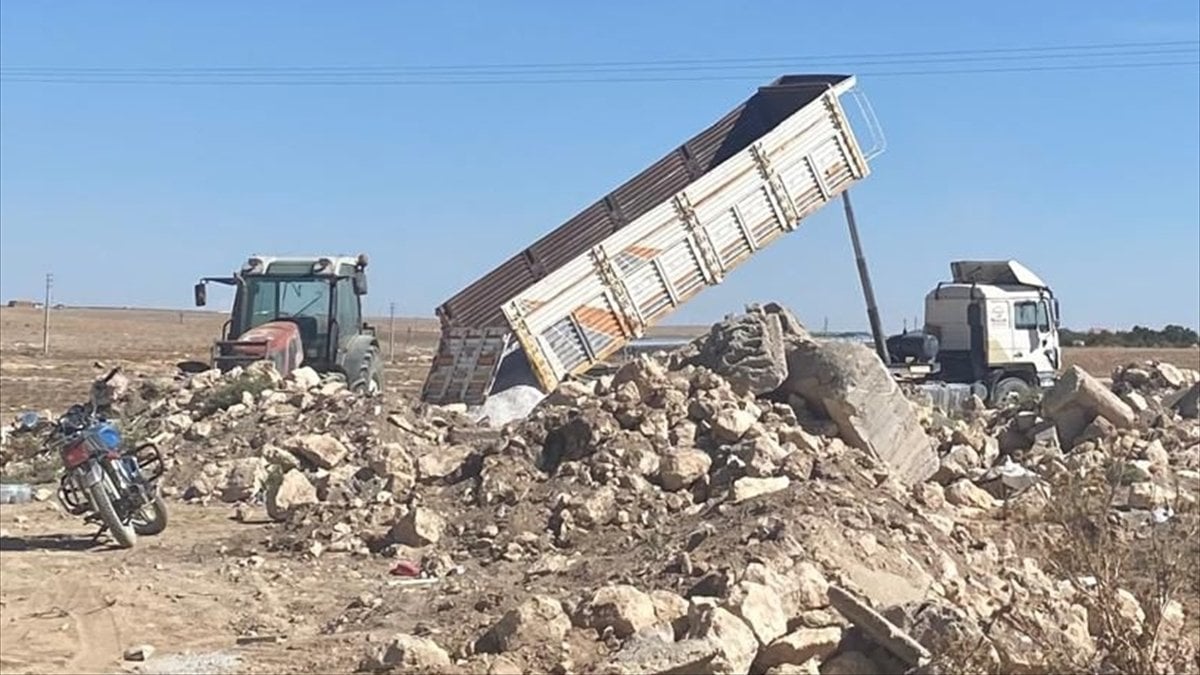 Aksaray'da kamyonun damperi, yüksek gerilim hattına temas etti: Sürücü öldü