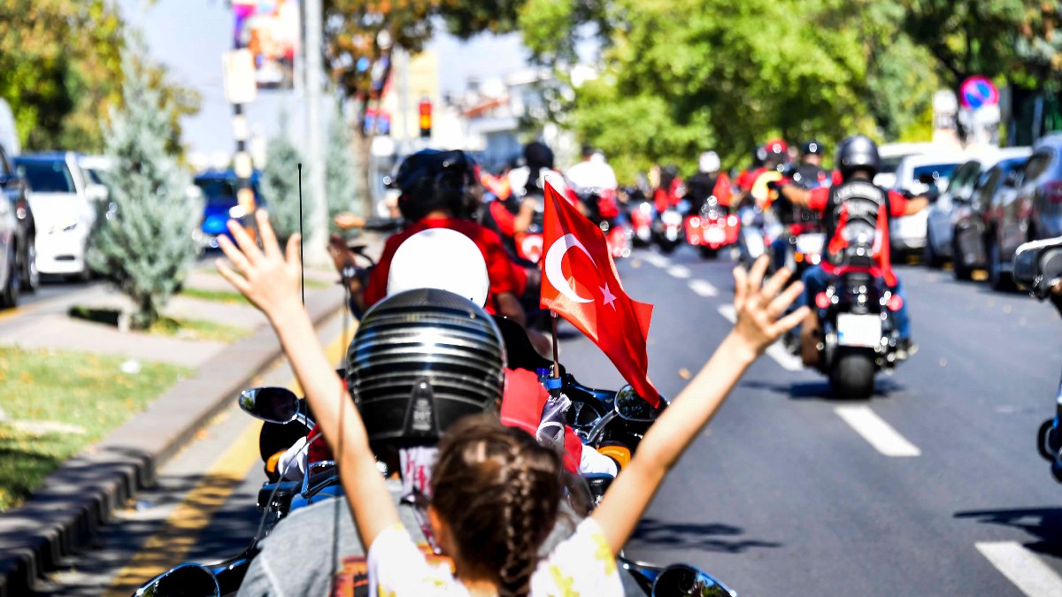 Ankara'da motosiklet severlerden gazilere jest