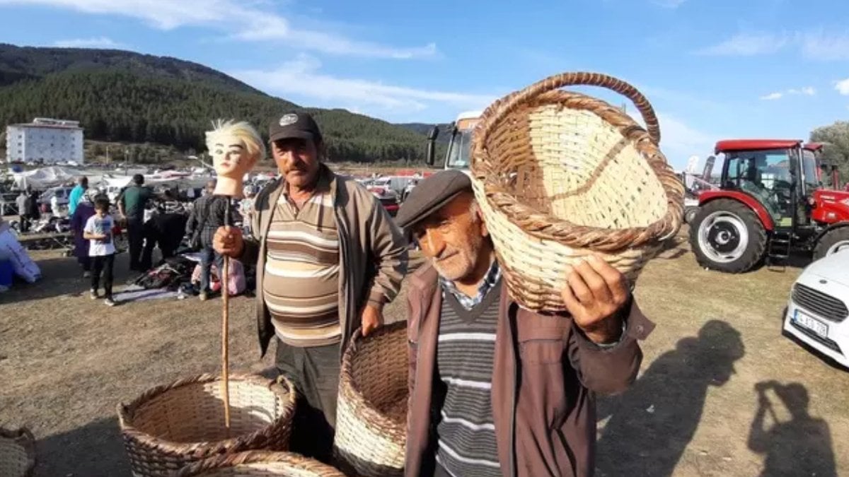 Ağacın dallarını paraya çevirdi! Tanesini 1300 liradan satıyor