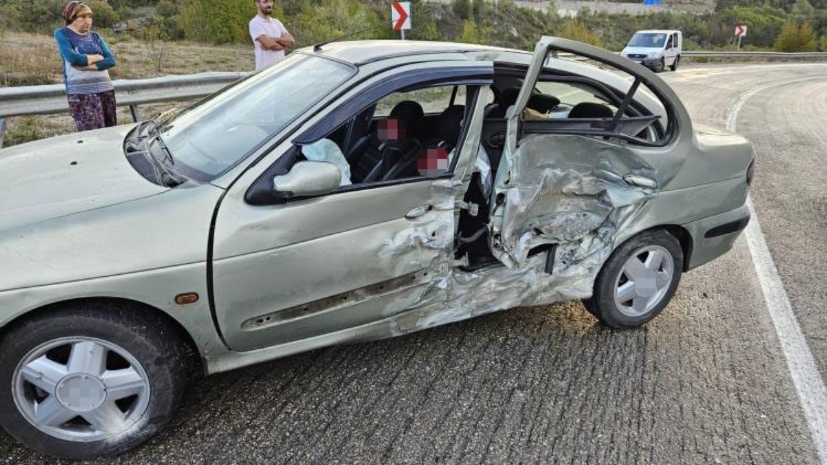 Karabük'te iki otomobil çarpıştı: 7 yaralı