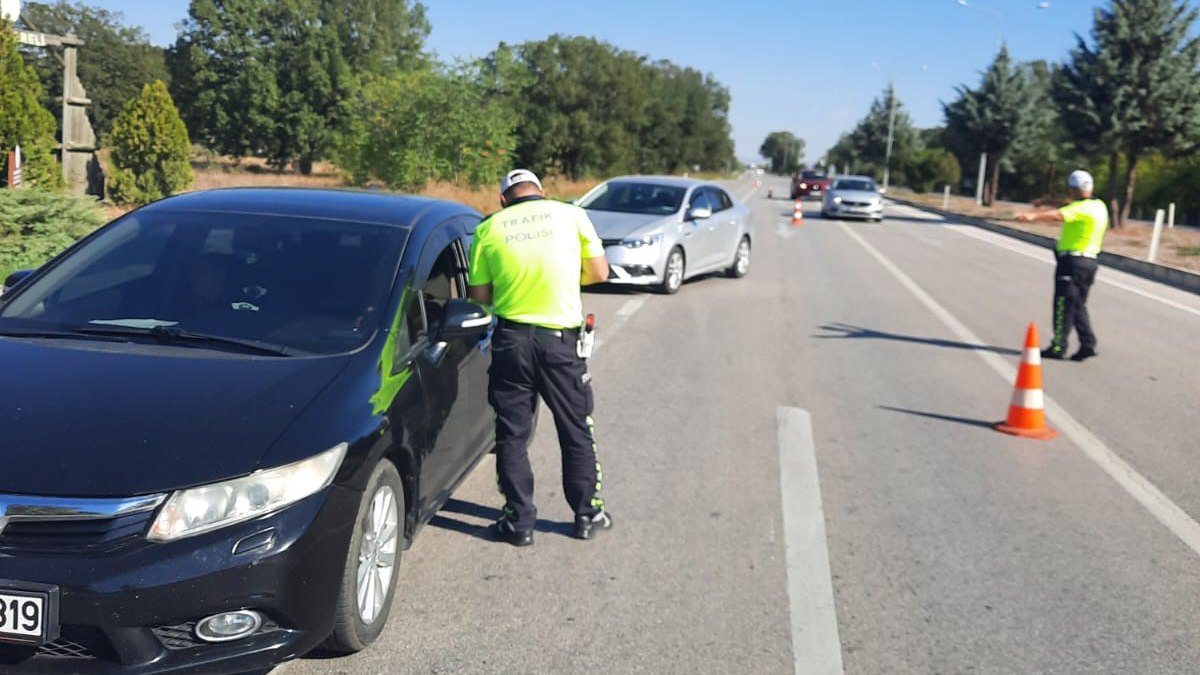 Kırklareli'de trafik denetiminde 2 bin 84 araca cezai işlem uygulandı