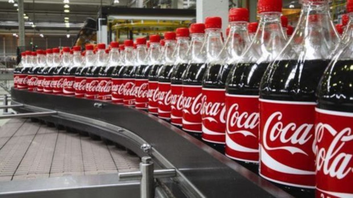 Üretimden kalkıyor! Coca-Cola'nın o ürünleri artık raflarda olmayacak...