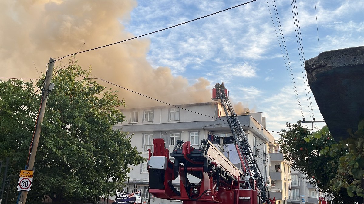 Kocaeli'de çatıda yakılan mangal yangın çıkardı