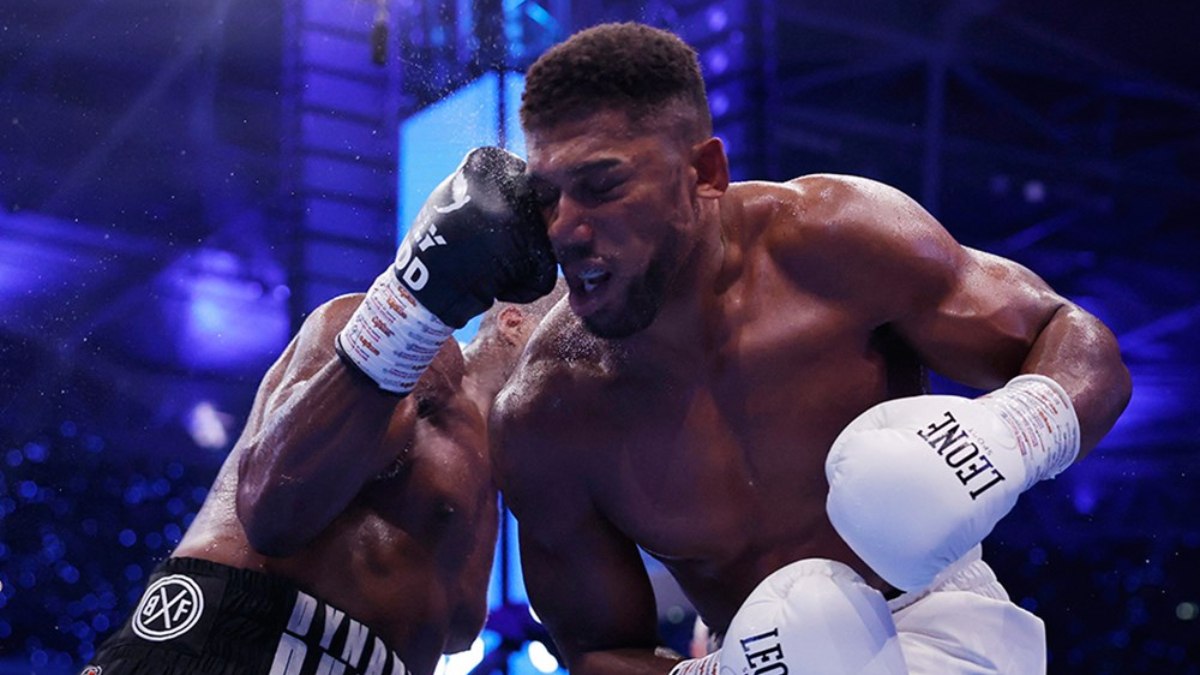 Tarihi maçta nakavt olan Anthony Joshua'ya 28 gün ringe çıkma yasağı verildi