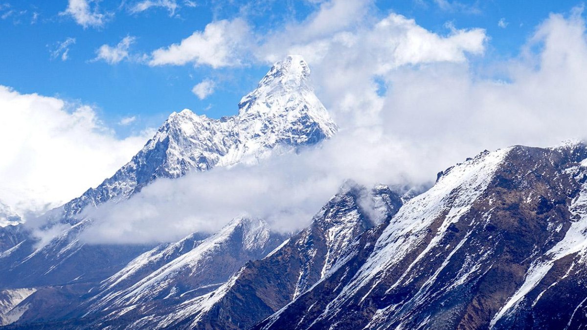 Bilim insanları araştırdı: Everest Dağı her yıl uzuyor