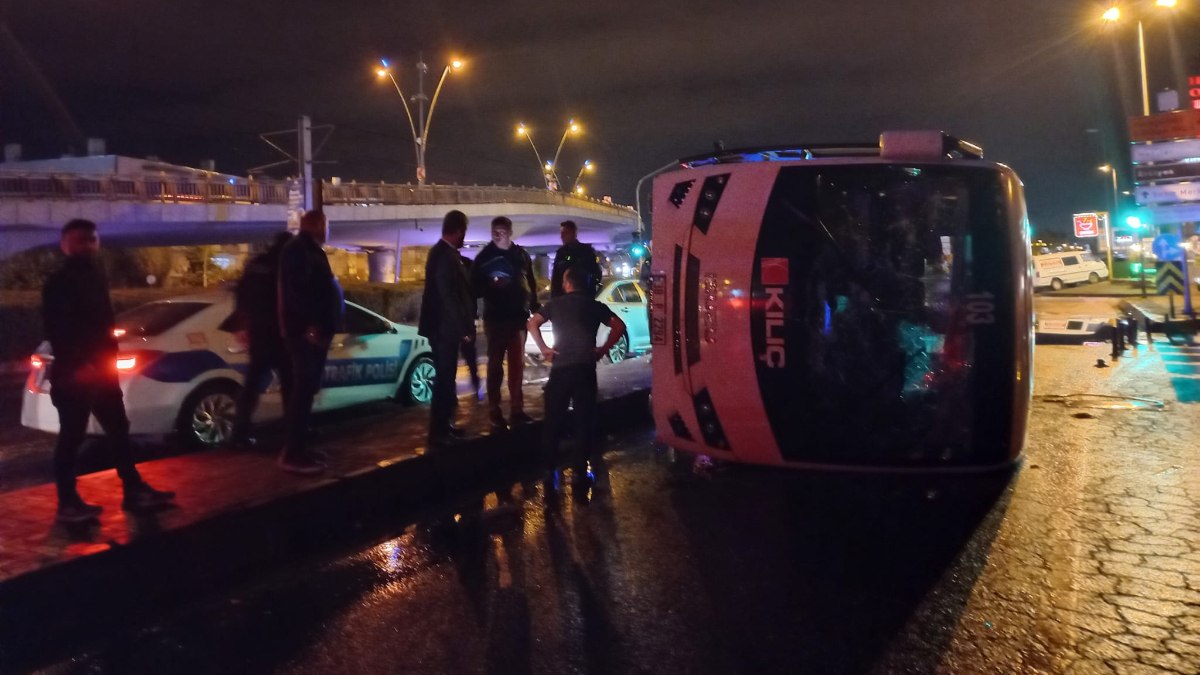 Kayseri’de işçi servisi devrildi: 9 yaralı