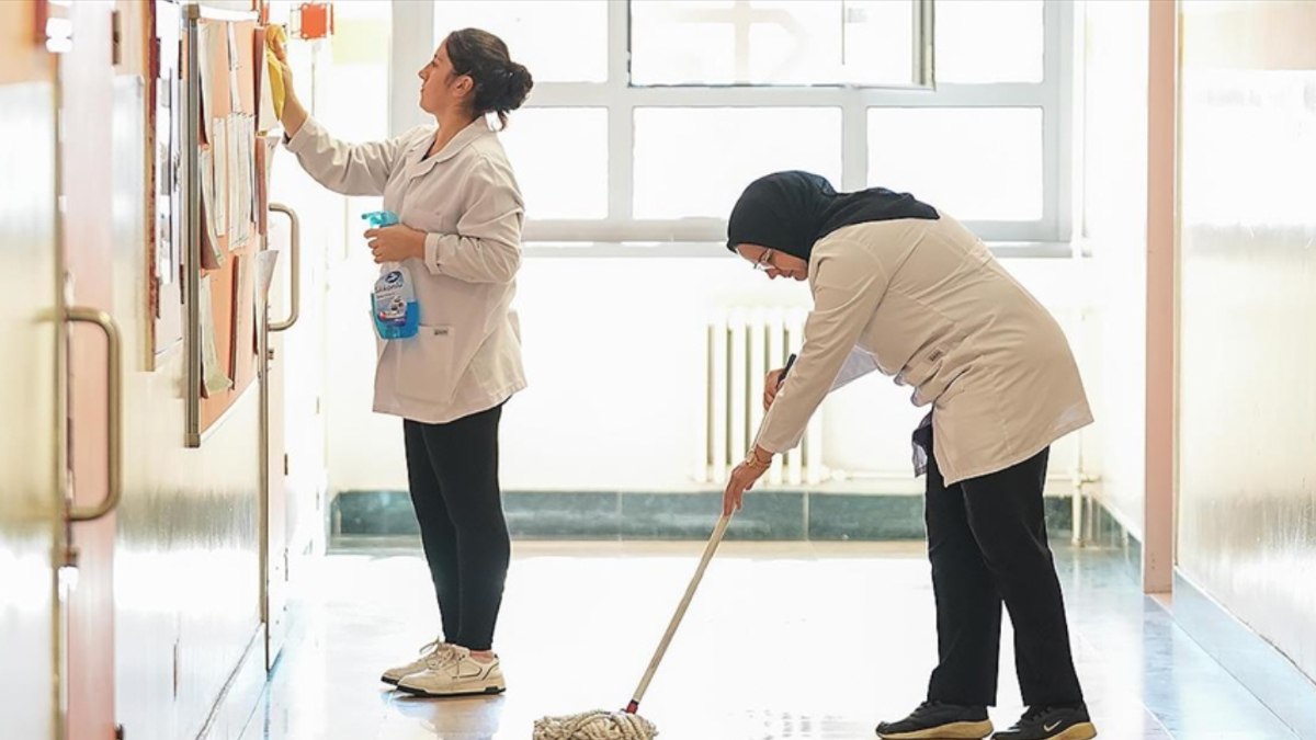 İstanbul'daki okullarda 5 bin 500 ek temizlik personeli hizmete başladı