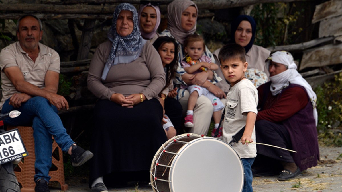 Kastamonu'da küçük davulcu, köy düğünlerin vazgeçilmezi oldu