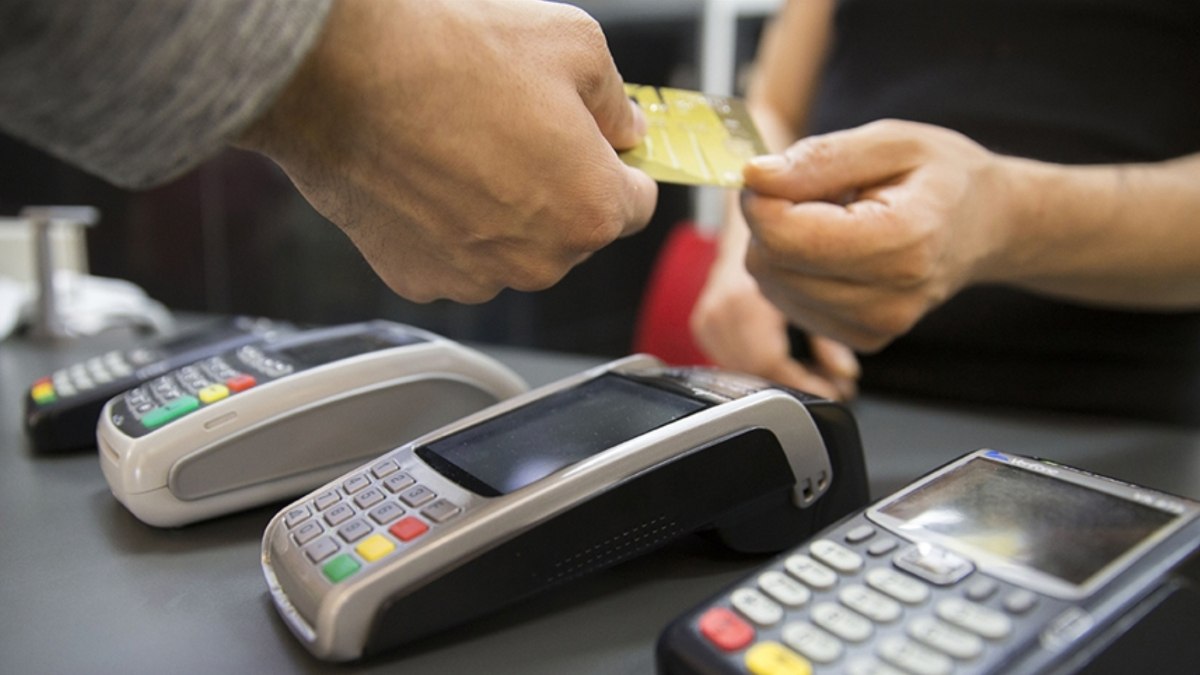 En fazla market ve AVM'lerde karttan ödeme yapıldı