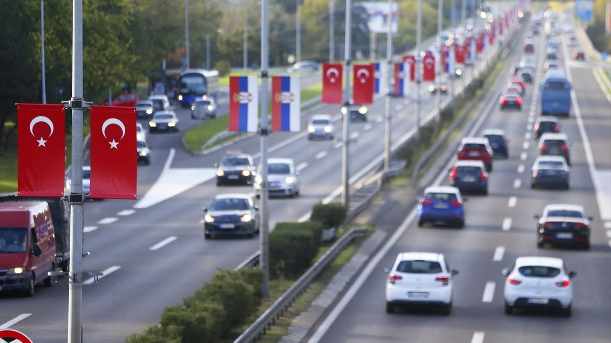 Cumhurbaşkanı Erdoğan Belgrad'ta: Sokaklar Türk bayrağıyla donatıldı