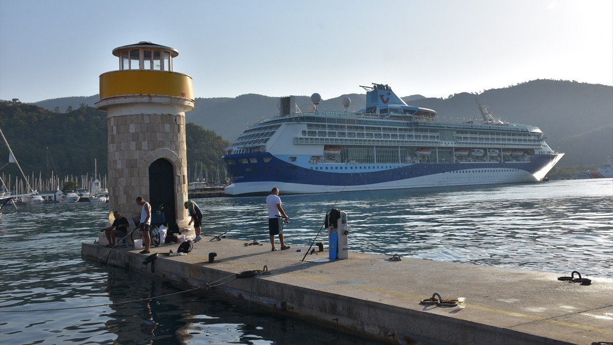 Marella Discovery, 'ana limanı' Marmaris'e 1801 yolcusuyla geldi