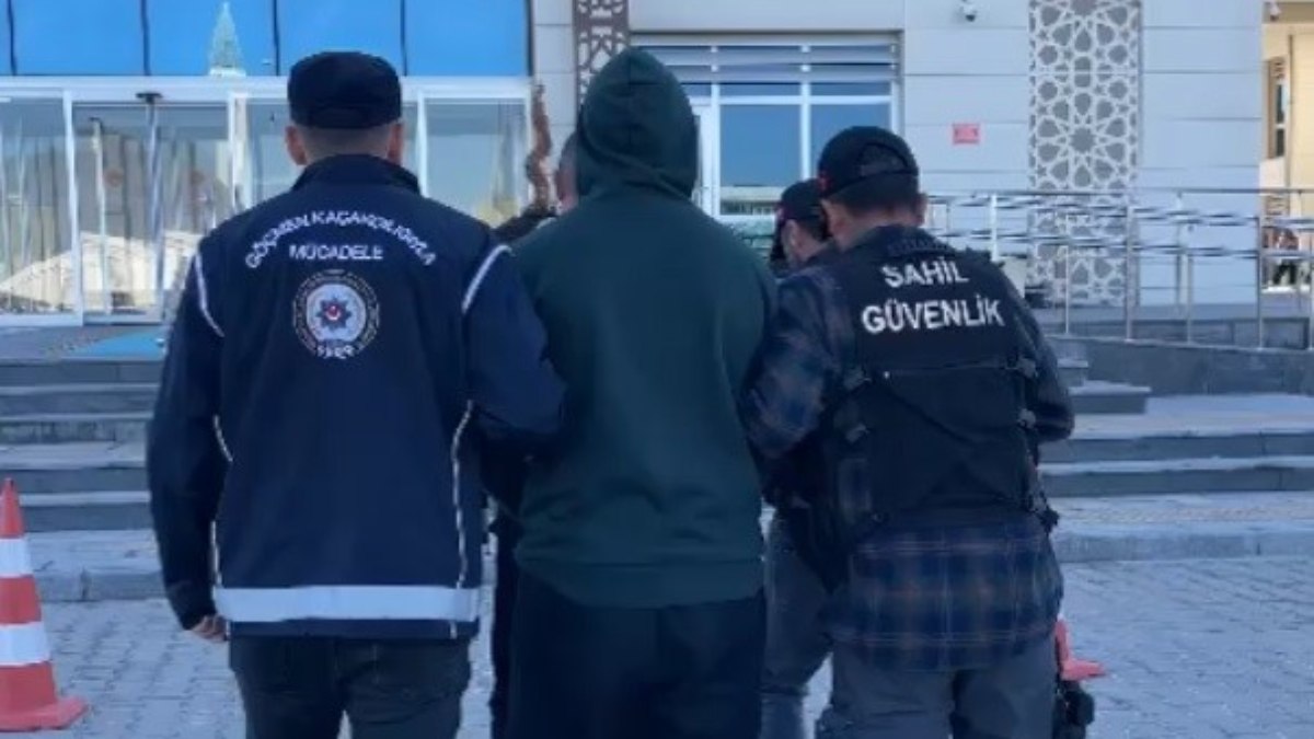 Çanakkale'de kaçak göçmen operasyonu: 79 göçmen ve 2 organizatör yakalandı