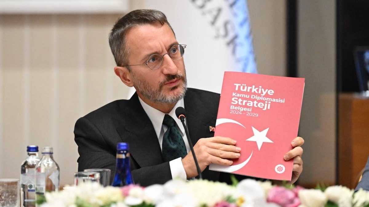 Fahrettin Altun: Yeni medyadaki kötücül faaliyetler kamu diplomasisinde planlamanın önemini ortaya koyuyor