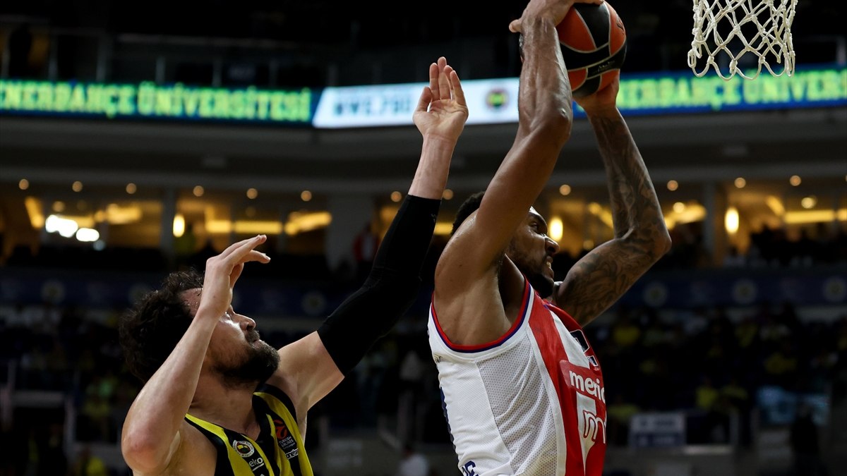 Fenerbahçe Euroleague'de ilk yenilgisini aldı