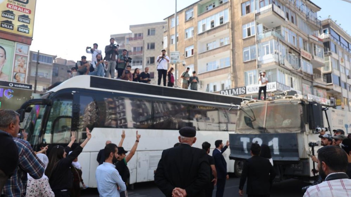 Diyarbakır’da terör propagandası yapan 15 kişi gözaltına alındı