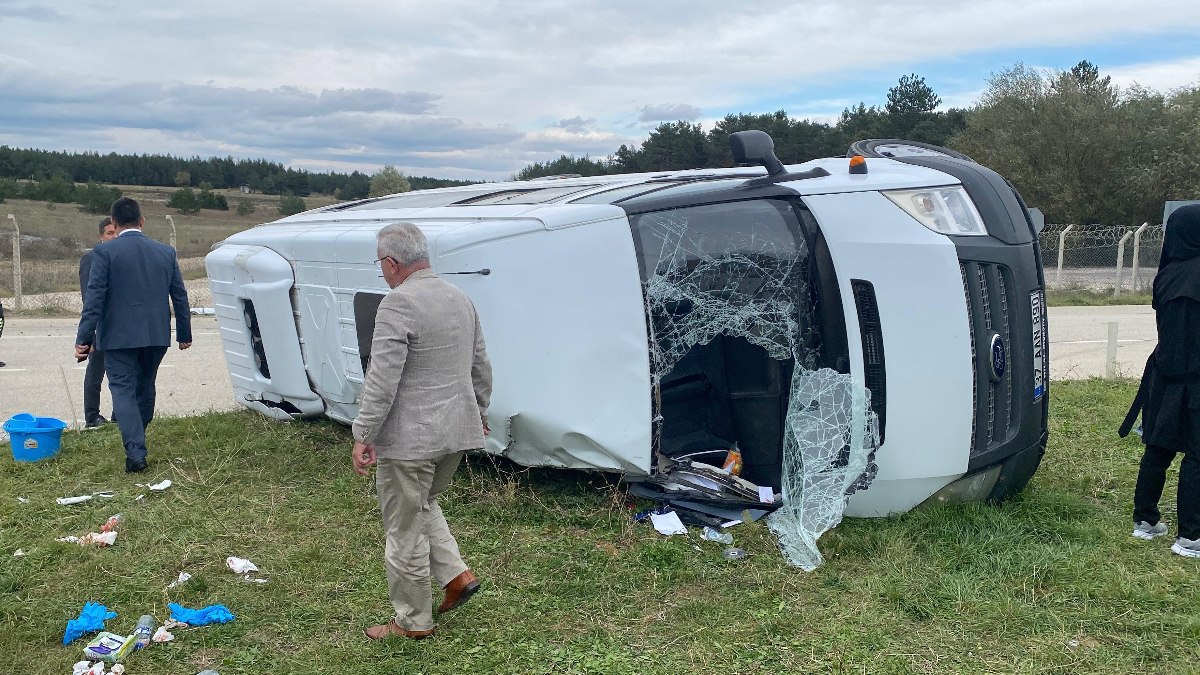 Kastamonu'da öğrencileri taşıyan servis tırla çarpıştı: 13 yaralı