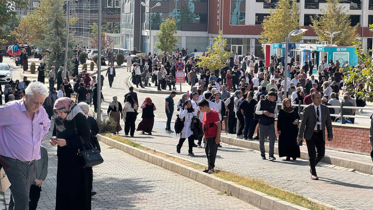 Malatya'da deprem nedeniyle okullar bir gün daha tatil edildi