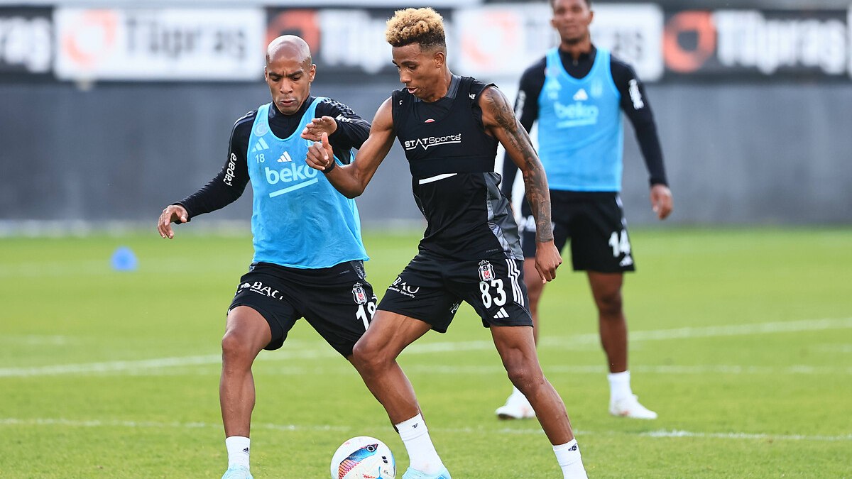 Beşiktaş'ta Giovanni van Bronckhorst, Gedson Fernandes'le görüştü