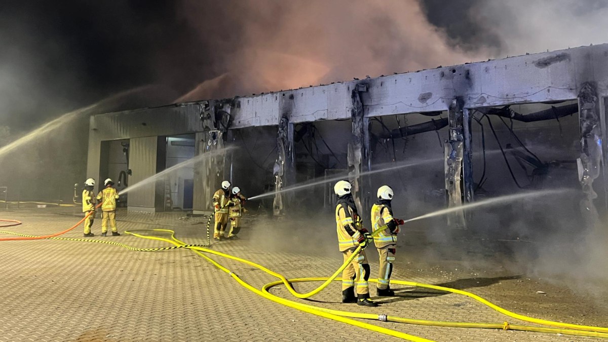 Almanya'da yangın alarmı olmayan itfaiye merkezi küle döndü