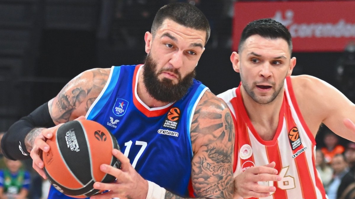 Anadolu Efes, Olympiakos'u mağlup etti