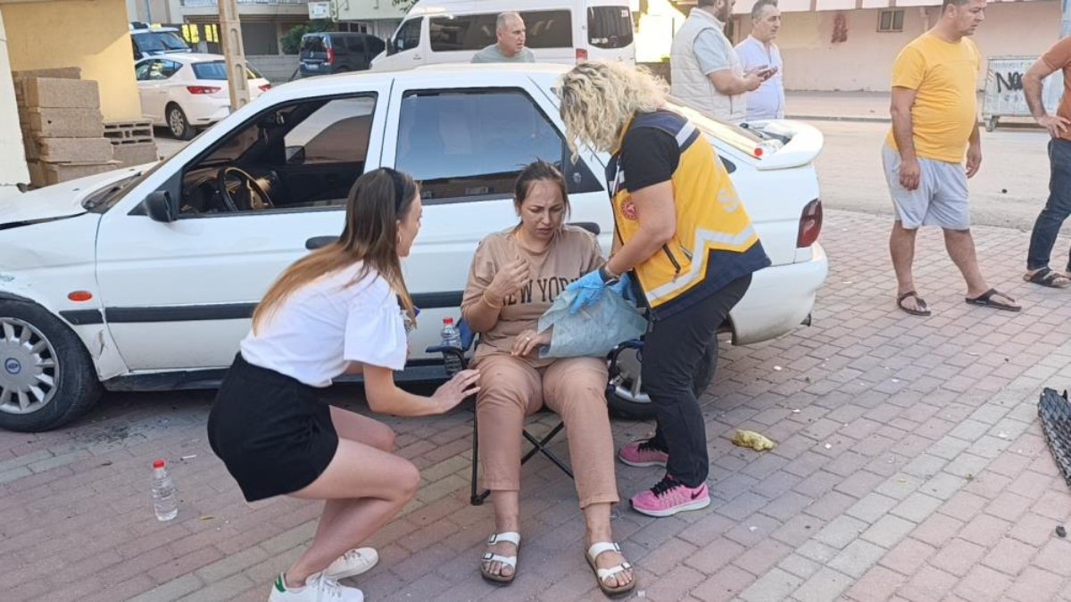 Antalya'da kaza yapan eşinin hastaneye gitmesine engel oldu