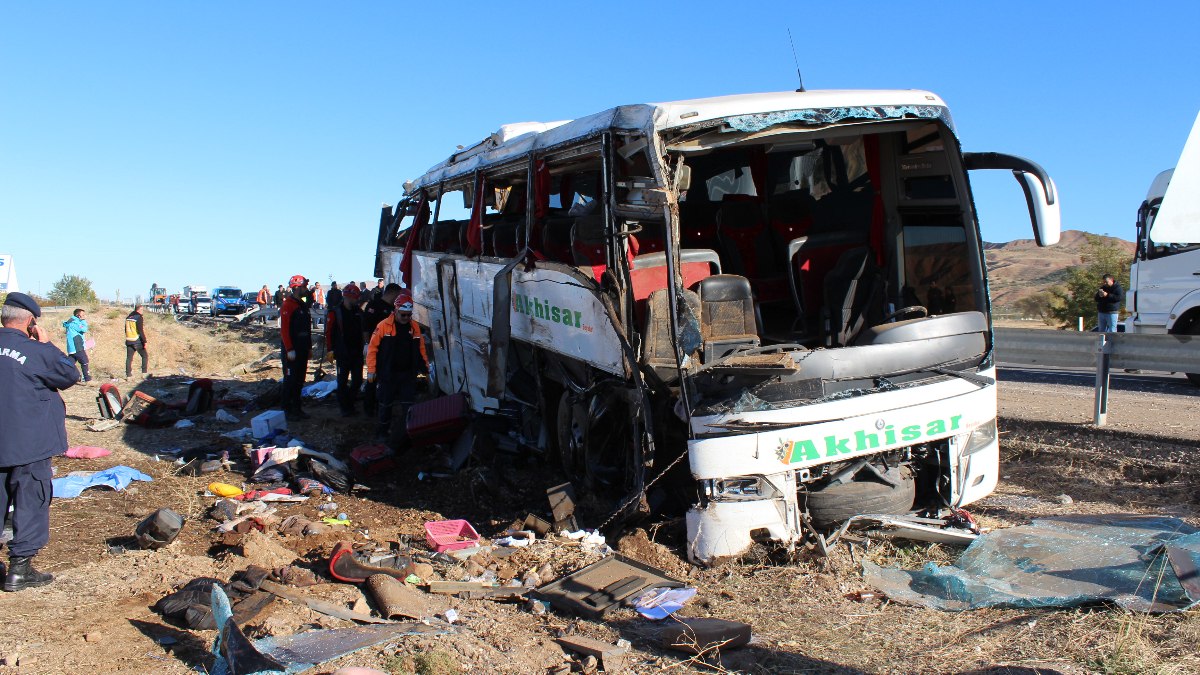 Aksaray'da otobüs kazasında ölü sayısı 7'ye yükseldi