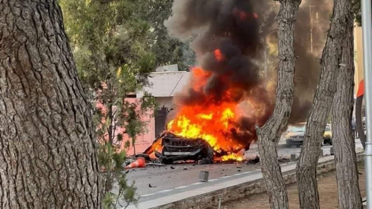 Şam'da araca füze saldırısı: 2 ölü, 3 yaralı