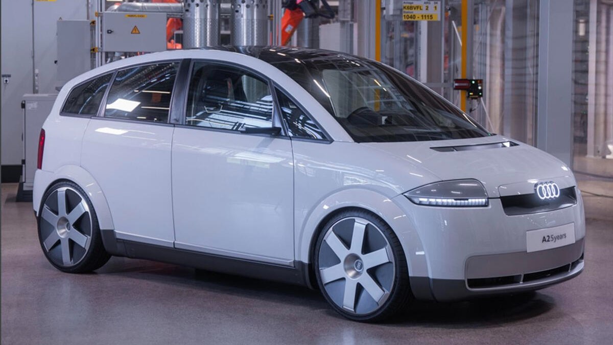 Audi'nin yeni elektrikli modeli A2 E-tron tanıtıldı