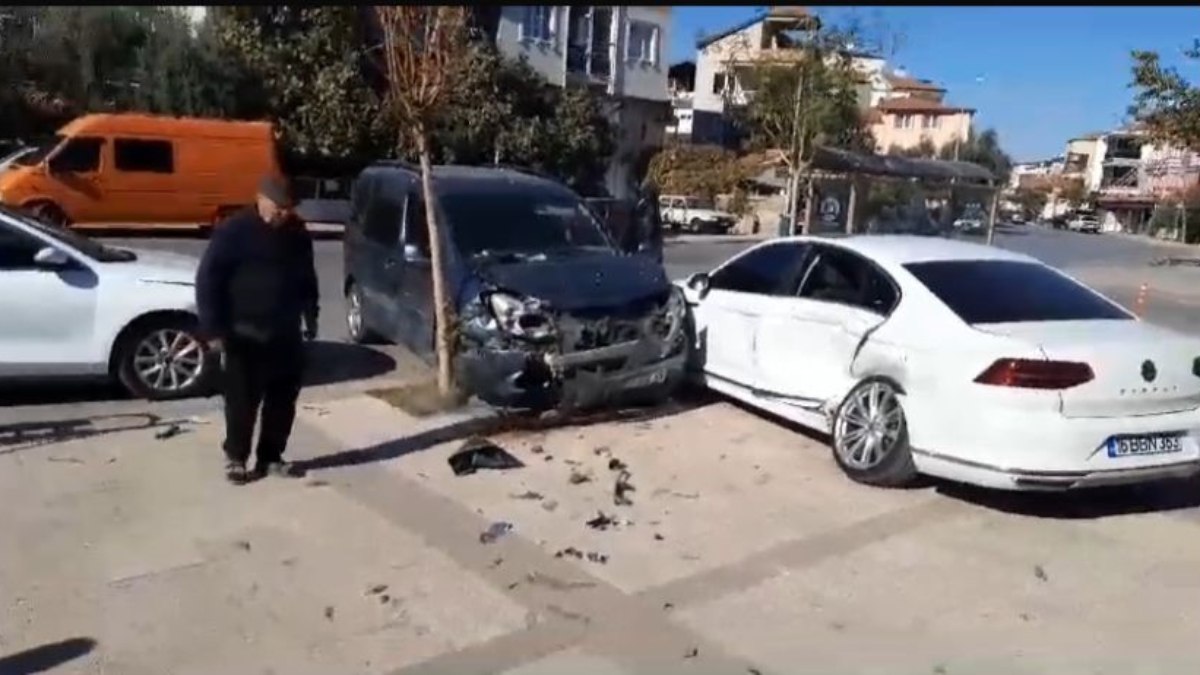 Denizli'de kazaya giderken kaza yaptı