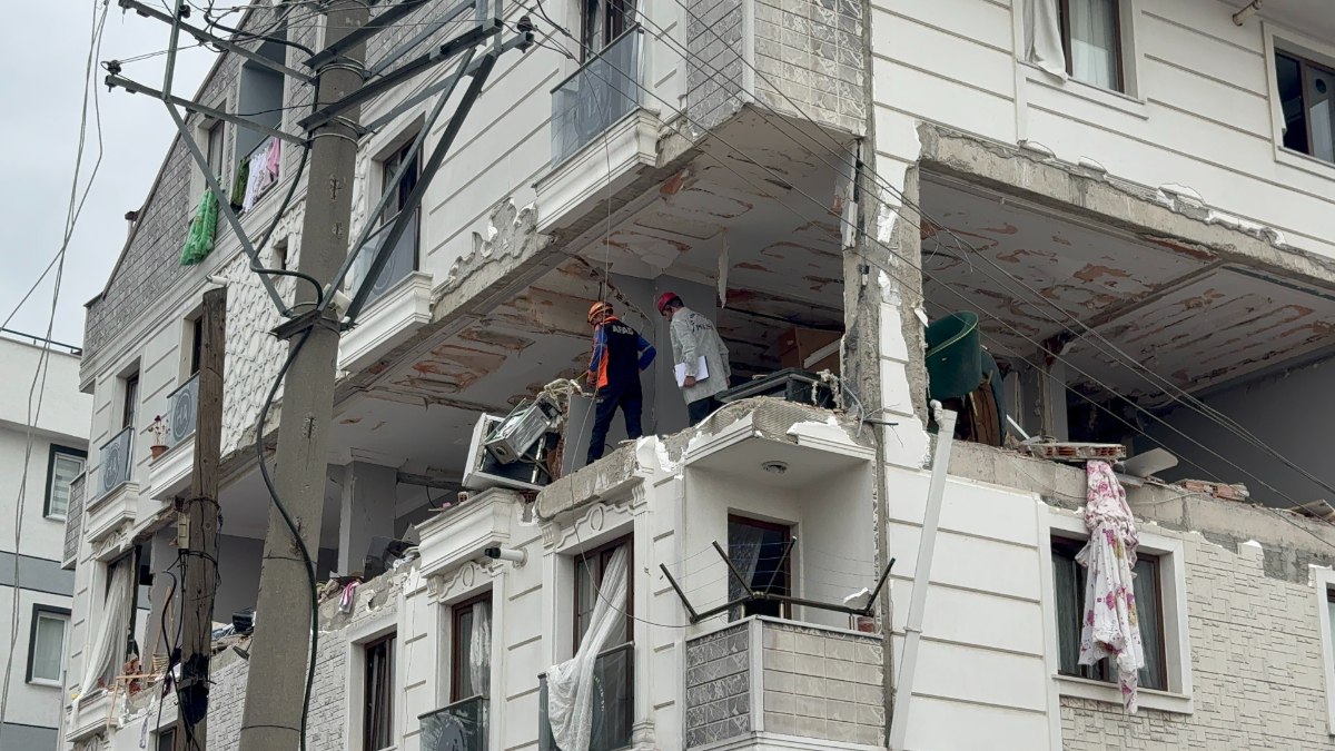 Kocaeli'de doğalgaz faciası: Apartman enkaza döndü