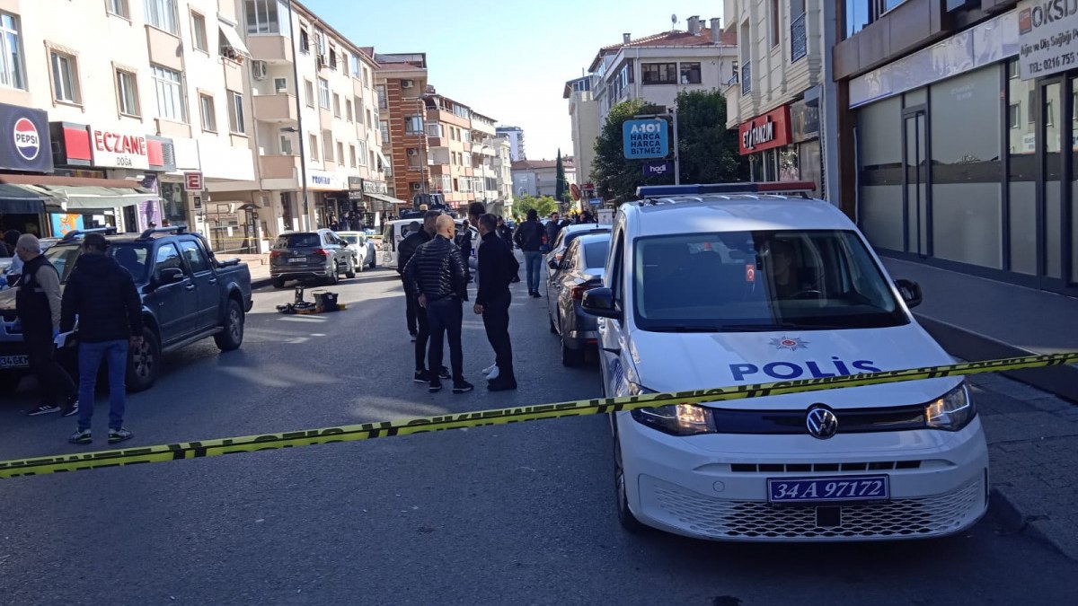 İstanbul'da polise çekiçli saldırı