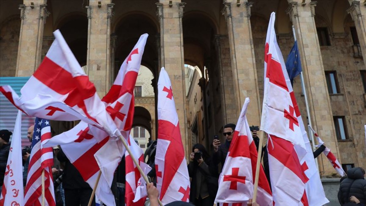 Gürcistan'da seçim heyecanı: Oy verme işlemleri başladı