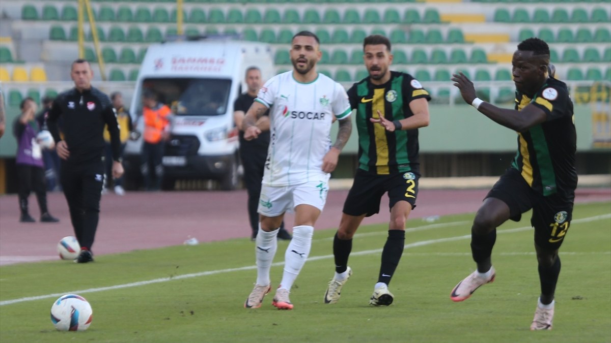 6 gol atıldı! Şanlıurfaspor - Iğdır FK maçında kazanan çıkmadı