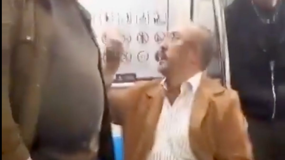 İstanbul'da Arap turiste zorbalık yapan saldırgan metrodan atıldı