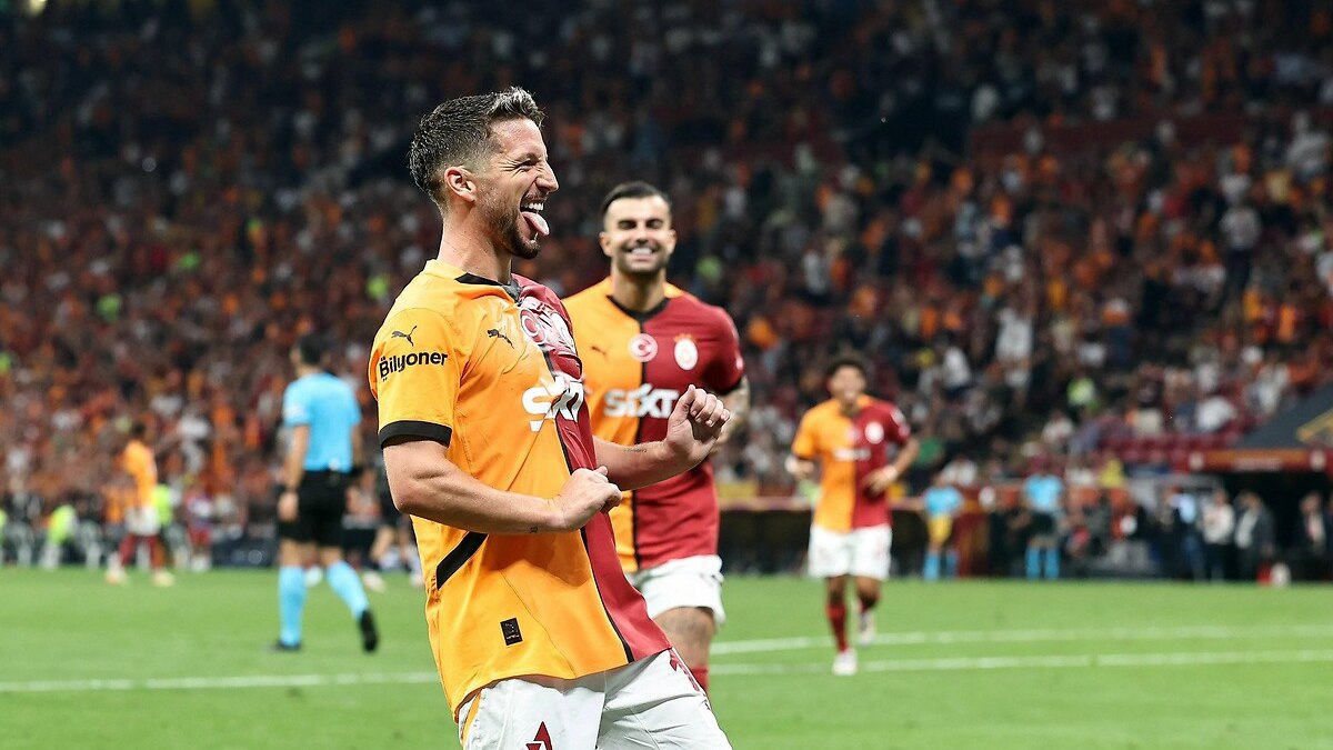 Dries Mertens, Beşiktaş derbisinde 100. maçına çıktı