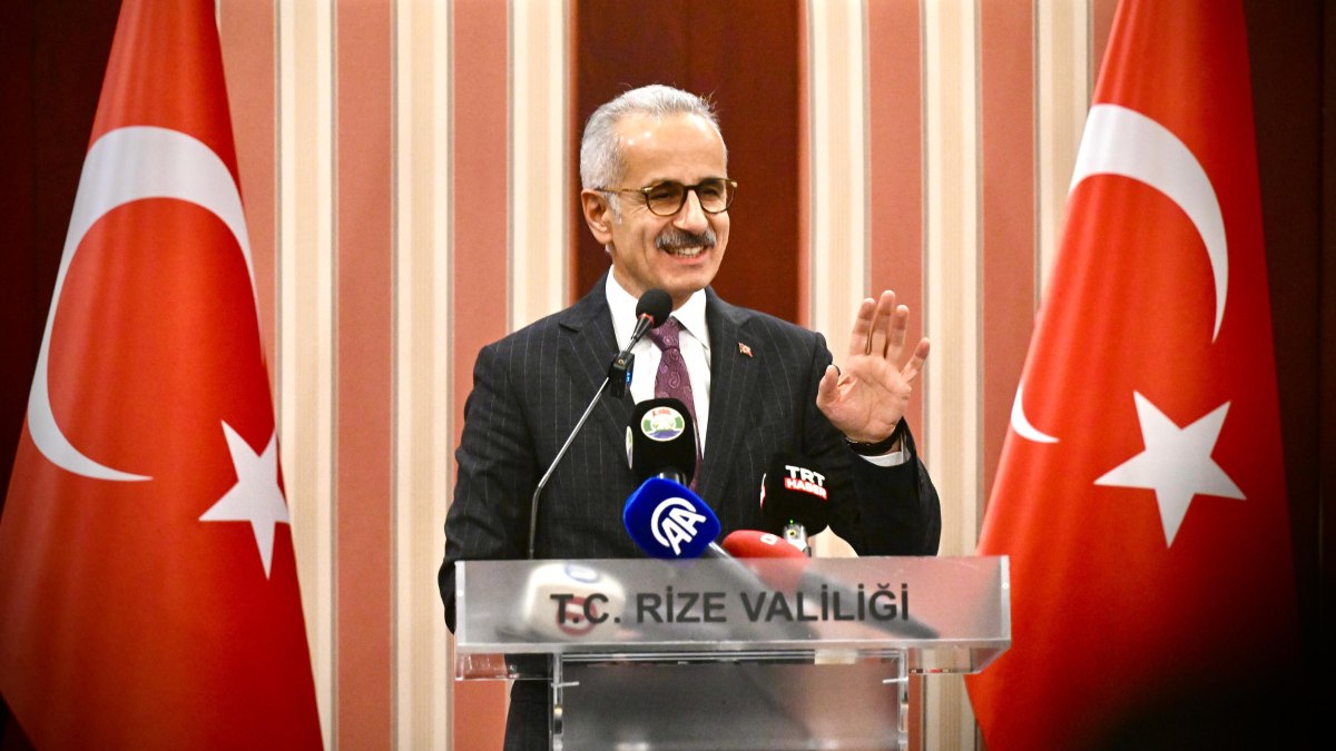 Abdulkadir Uraloğlu: Rize-Artvin Havalimanı’nın pist aydınlatma sistemi Cat-2 seviyesine yükseliyor